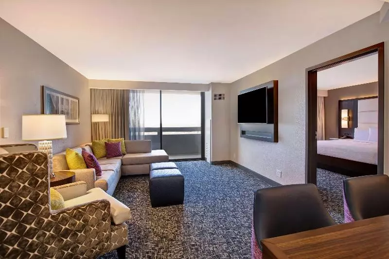 キングサイズベッドのスタンダードルーム, Aiden By Best Western Flagstaff