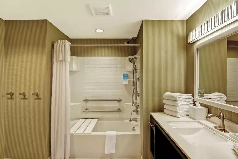 Standard-huone King-vuode, Courtyard by Marriott San Diego Downtown Little Italy