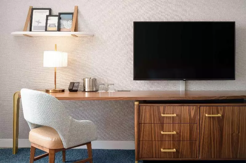 سوئیت با تخت بزرگ, Hilton Los Angeles Culver City