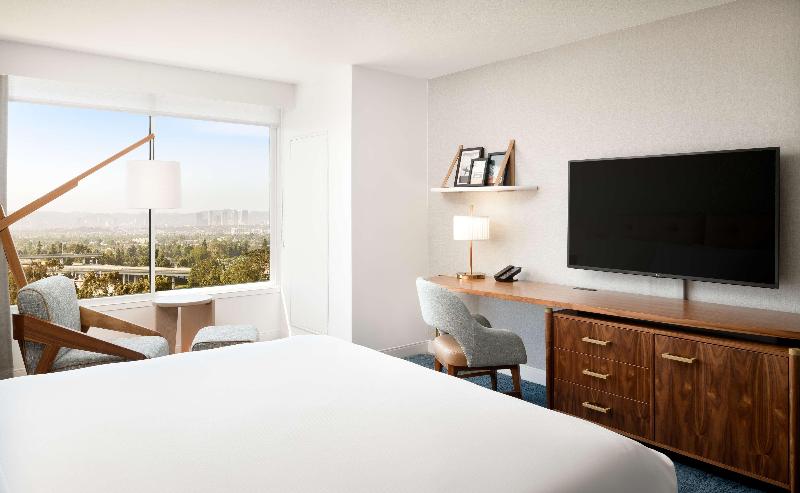 스탠다드 룸 킹사이즈 침대, Hilton Los Angeles Culver City