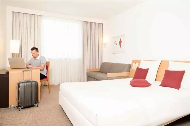 سوئیت با تخت بزرگ, Hilton Los Angeles Culver City