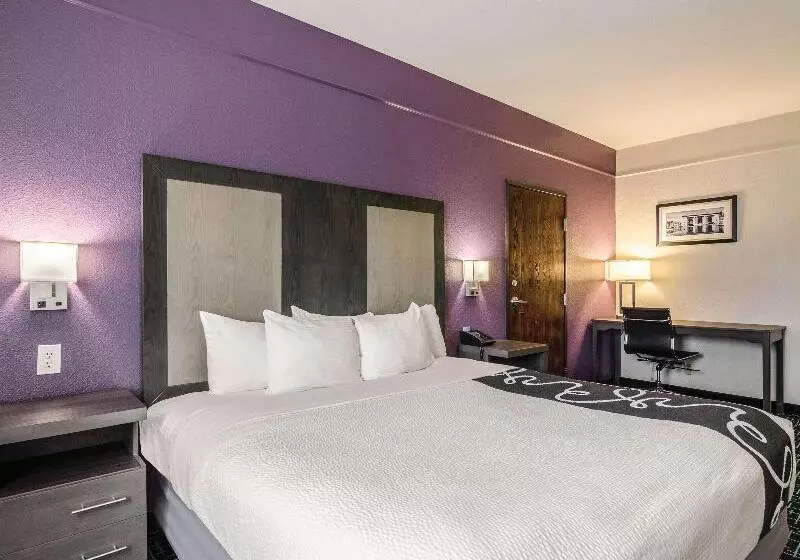 سوئیت با تخت بزرگ, Hilton Los Angeles Culver City