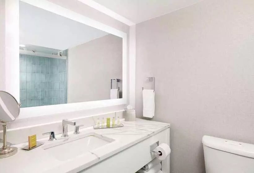 اتاق پرمیوم, Hilton Los Angeles Culver City