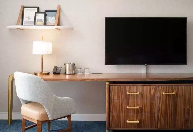 اتاق پرمیوم, Hilton Los Angeles Culver City