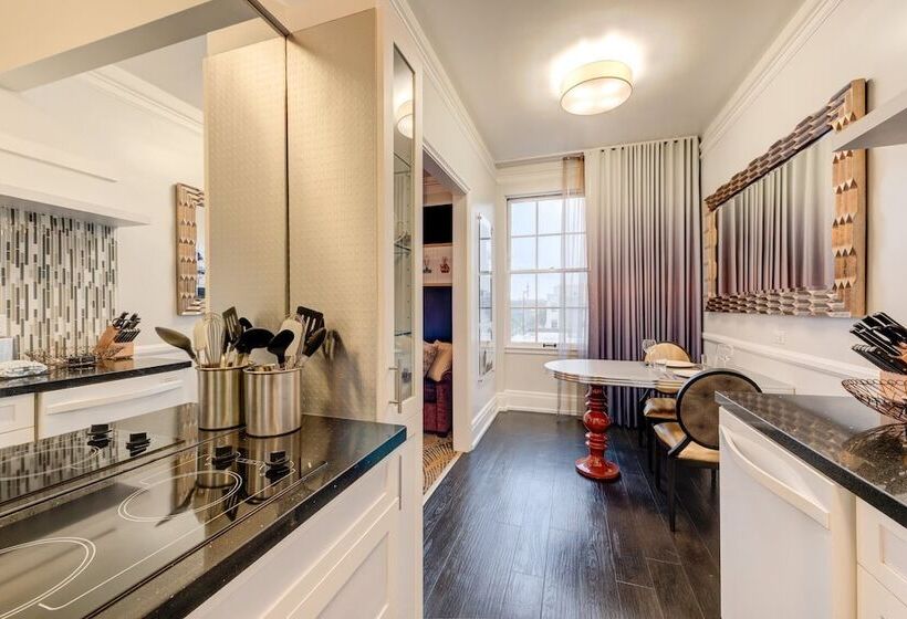 Suite cu balcon, Inn At The Park