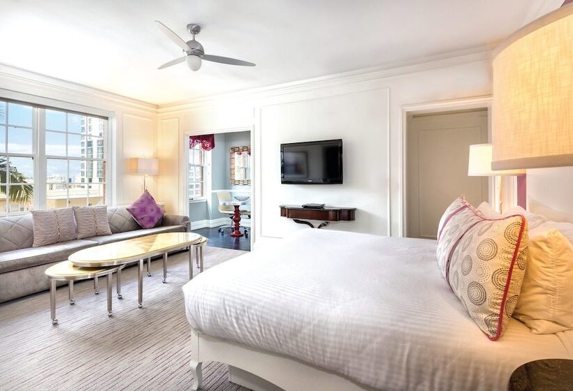 جناح, Inn At The Park