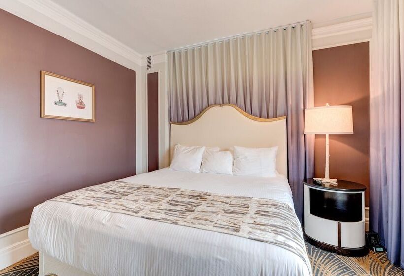 جناح, Inn At The Park