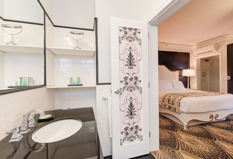 جناح, Inn At The Park