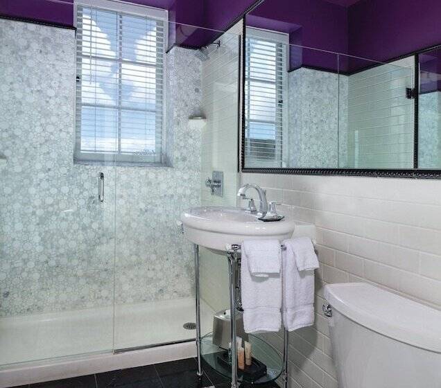 جناح مزوَّد بشرفة, Inn At The Park