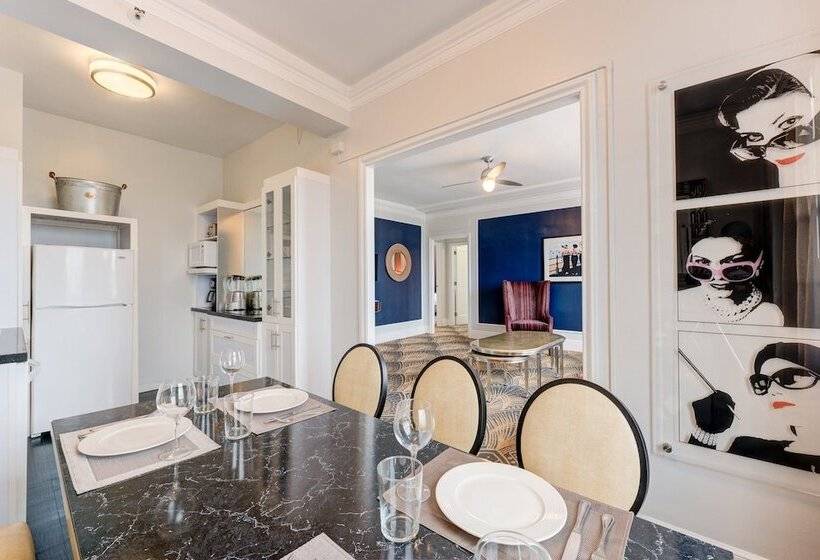 Suite 2 Dormitoare, Inn At The Park