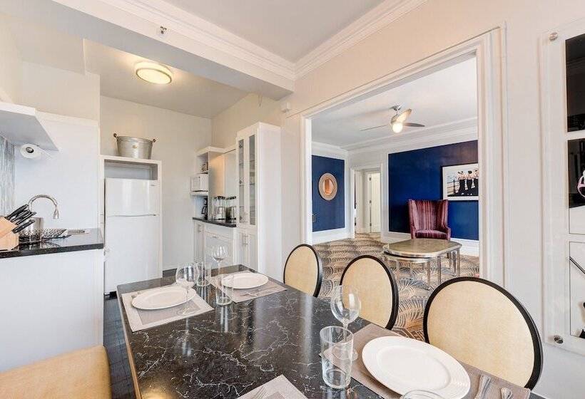 جناح غرفتين نوم, Inn At The Park