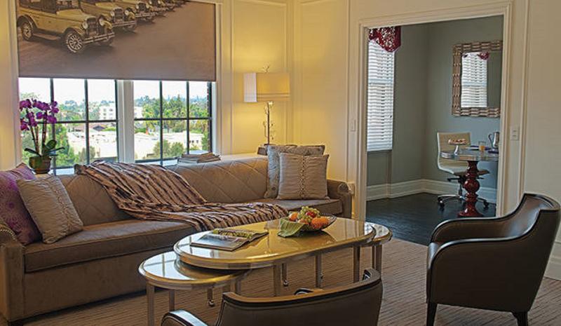 جناح, Inn At The Park