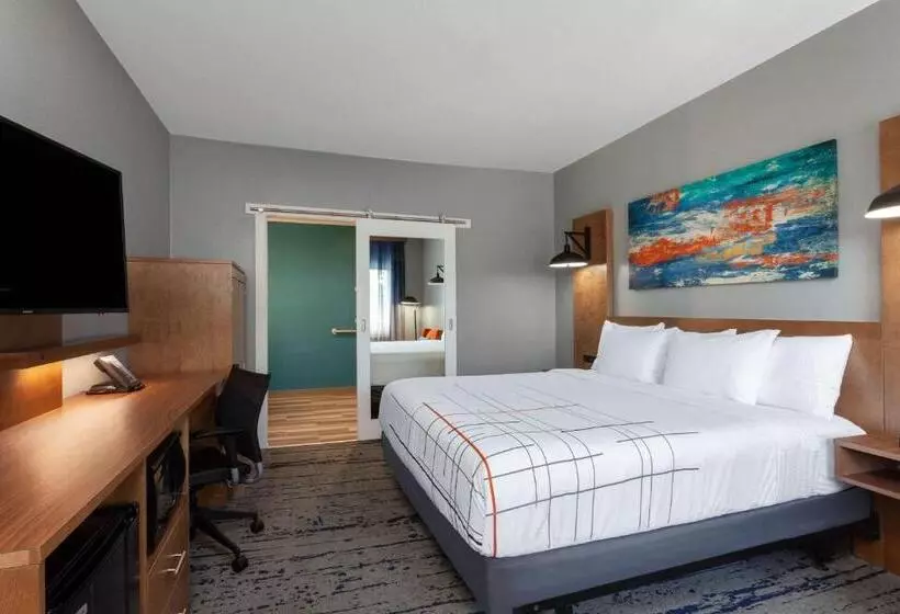 اتاق استاندارد با تخت بزرگ برای معلولان, La Quinta By Wyndham Ft. Myers Sanibel Gateway