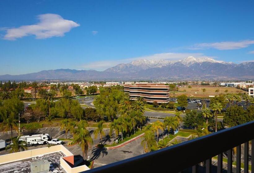 이그제큐티브 룸 킹사이즈 침대, Ontario Airport Hotel & Conference Center