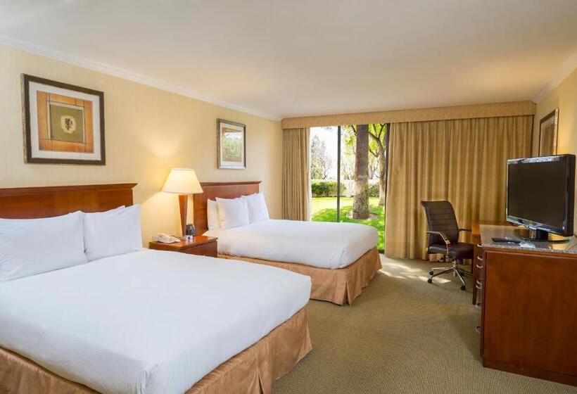 غرفة قياسية, Ontario Airport Hotel & Conference Center