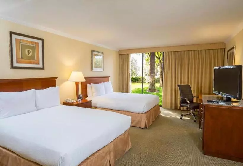 اتاق استاندارد, Ontario Airport Hotel & Conference Center