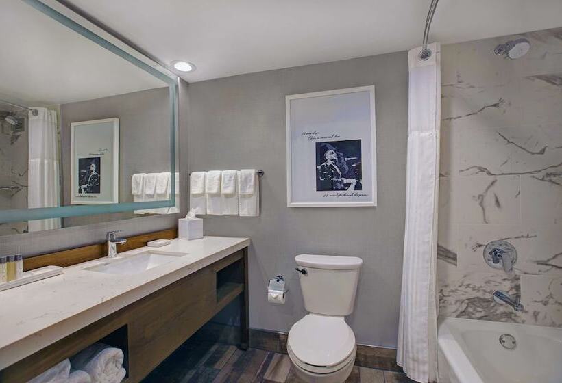 ２ダブルベッドのスタンダードルーム, Hilton Peachtree City Atlanta Hotel & Conference Center