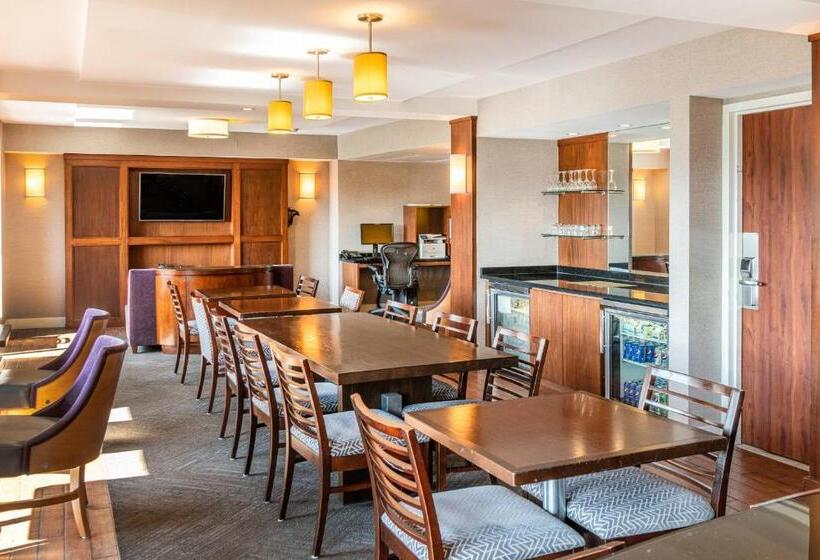 キングサイズベッドのジュニアスイート, Pittsburgh Airport Marriott