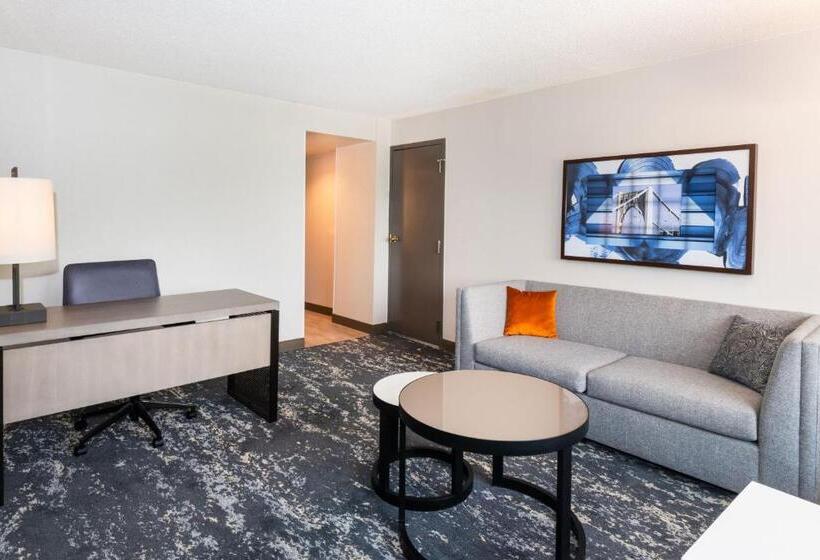 キングサイズベッドのジュニアスイート, Pittsburgh Airport Marriott