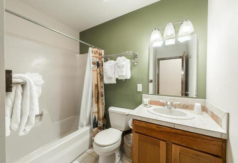 اتاق لوکس سه تخته, Ponderosa Lodge