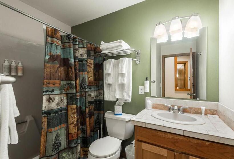 اتاق استاندارد با بالکن, Ponderosa Lodge