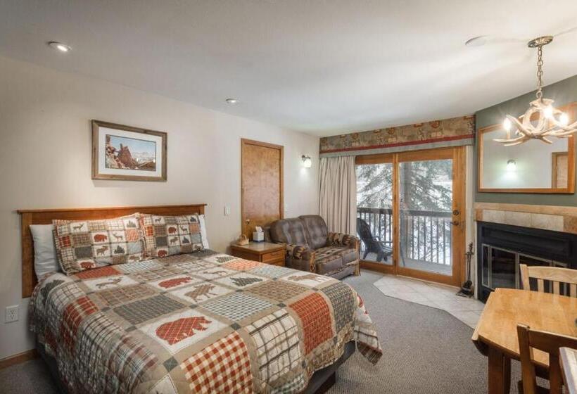 اتاق استاندارد با بالکن, Ponderosa Lodge