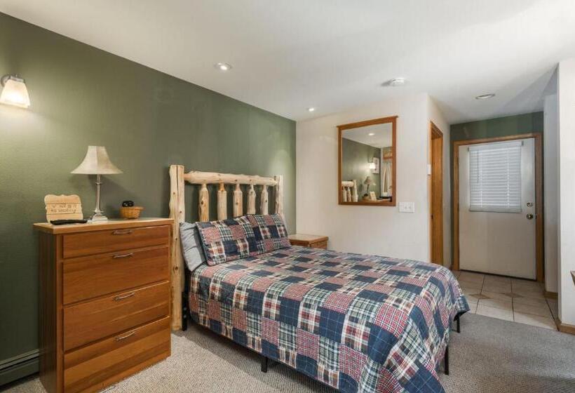 اتاق اکونومی, Ponderosa Lodge