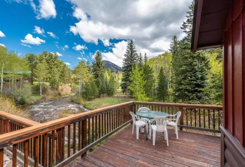 ２ベッドルームハウス, Ponderosa Lodge