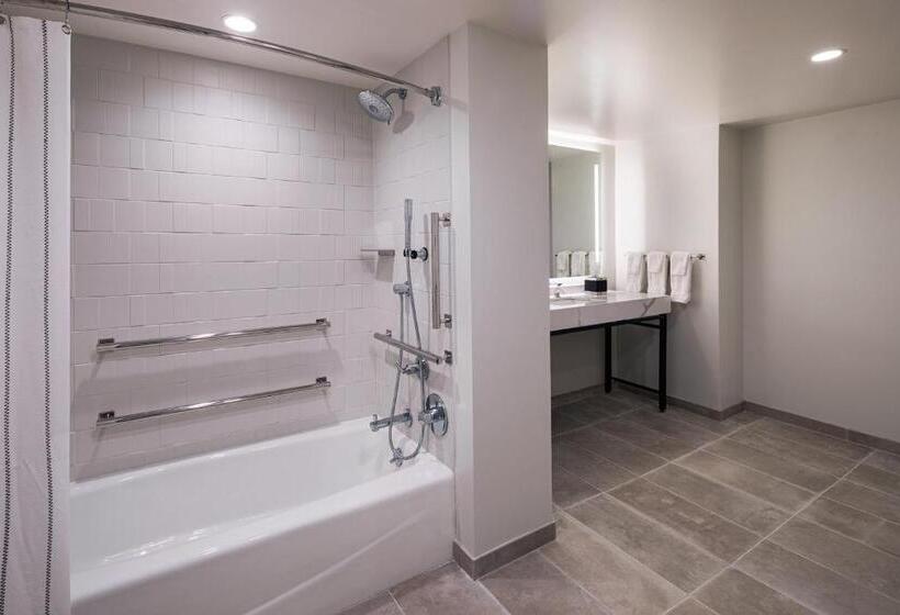 스탠다드 룸 킹사이즈 침대, Portland Sheraton At Sable Oaks