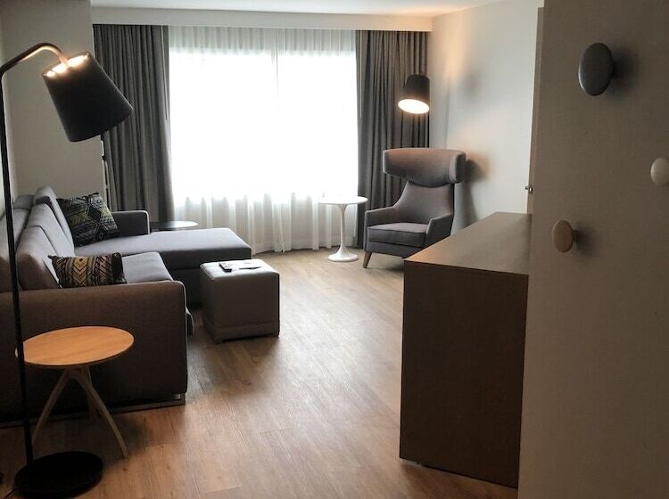 جناح بريميوم, Oneida Casino