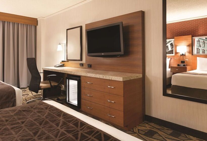 غرفه قياسيه سريرين مزدوجين, Radisson Hotel La Crosse