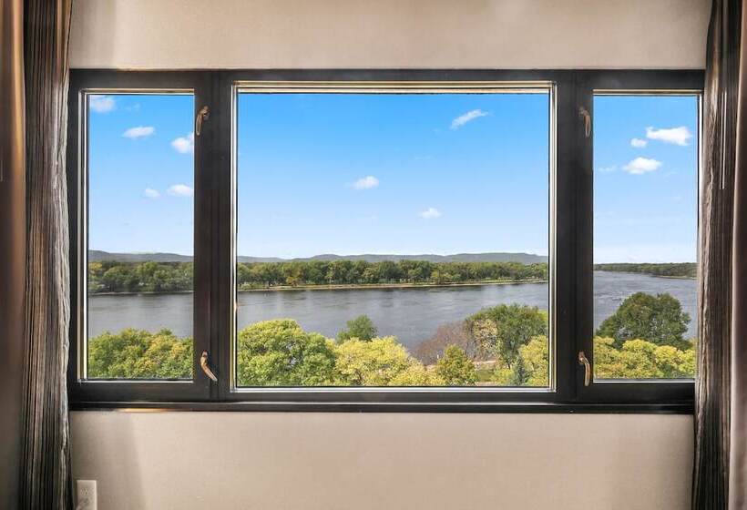 غرفه قياسيه سريرين مزدوجين, Radisson Hotel La Crosse