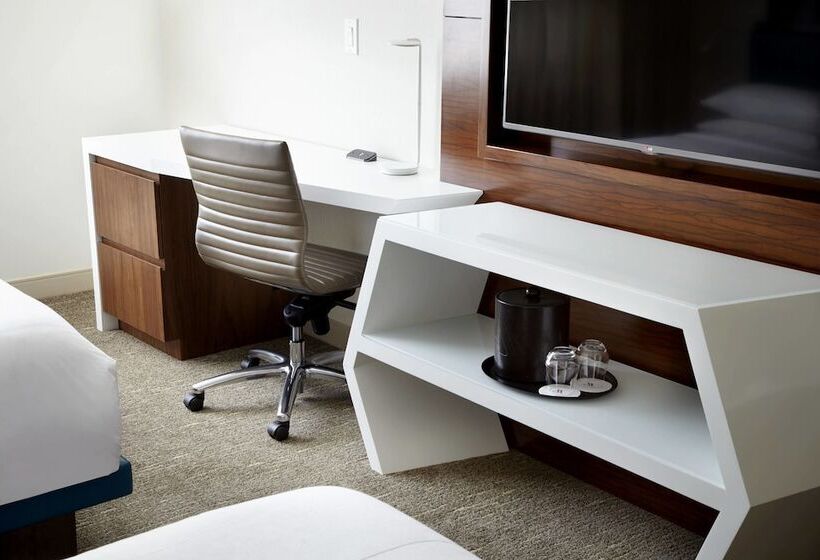 غرفة قياسية سرير مزدوج, Raleigh Marriott Crabtree Valley