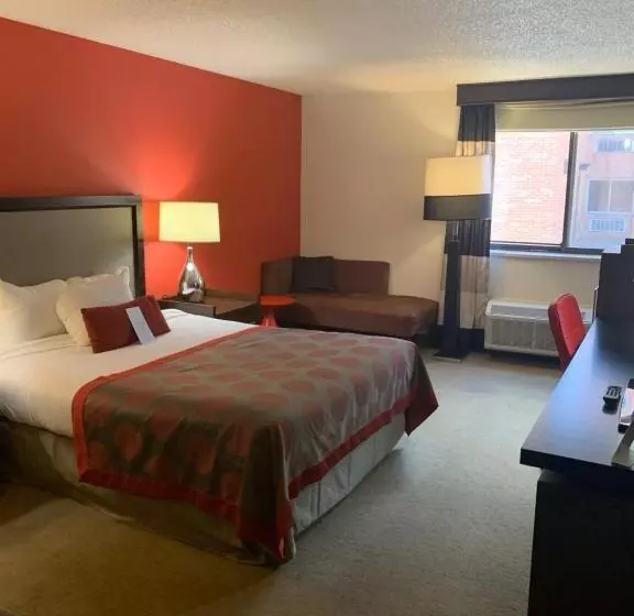اتاق استاندارد, Ramada By Wyndham Marquette