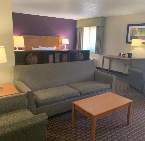 جناح سوبيريور, Ramada By Wyndham Marquette