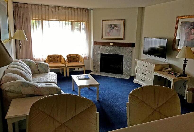 جناح ديلوكس سرير كينج, The Monarch Resort