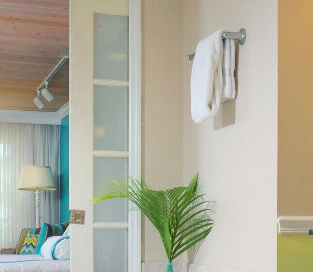 سوئیت جونیور با چشم‌انداز, Ocean Key Resort & Spa