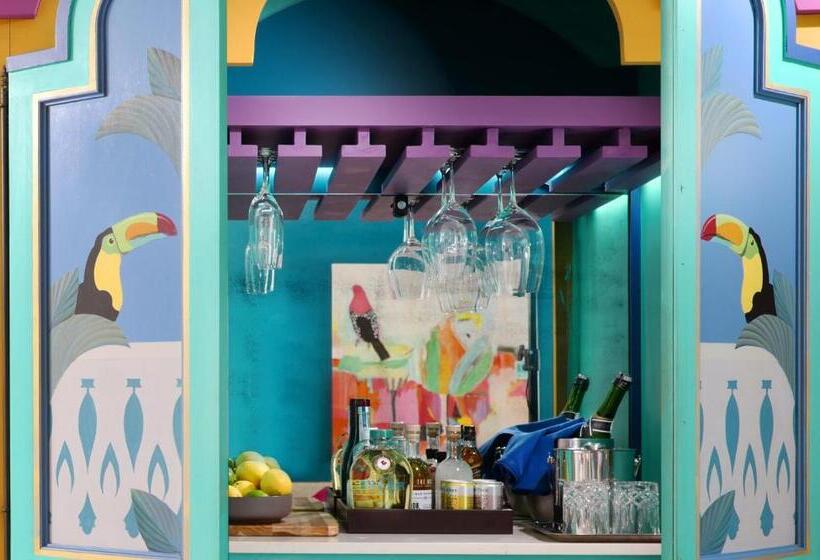 اتاق استاندارد با چشم‌انداز, Ocean Key Resort & Spa