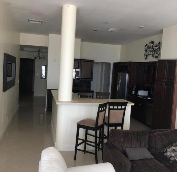 スイート, Ocean Manor Beach Resort