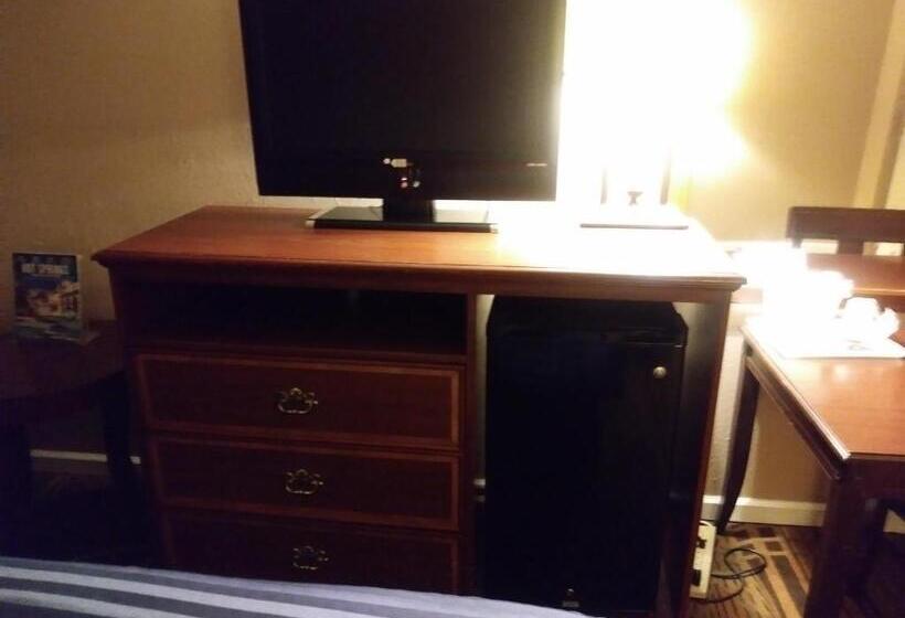 جناح ديلوكس, Days Inn By Wyndham Hot Springs