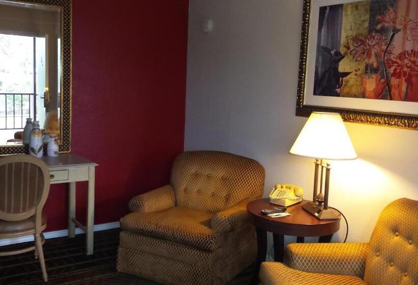 جناح سرير كينج, Days Inn By Wyndham Hot Springs