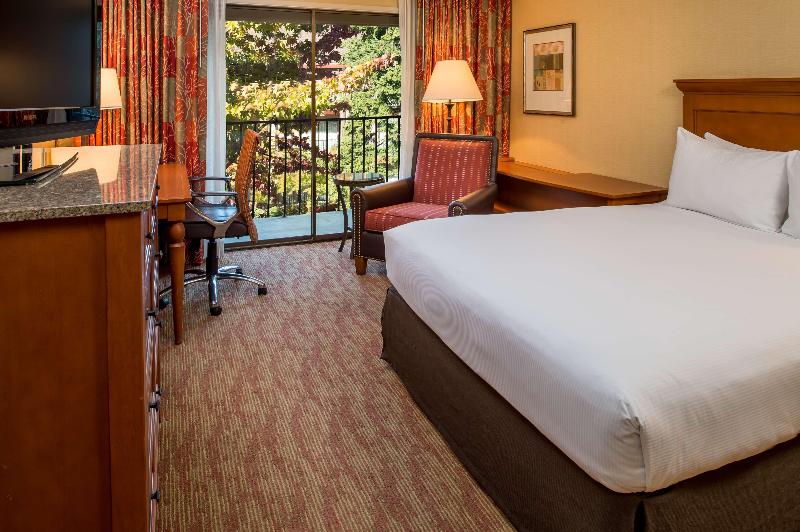标准间带阳台, Doubletree By Hilton  Seattle Airport