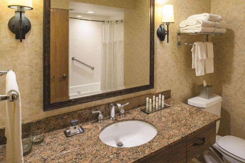 اتاق استاندارد با بالکن, Doubletree By Hilton Seattle Airport