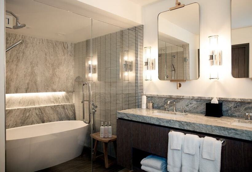 סוויטה, Kimpton Riverplace Hotel, An Ihg