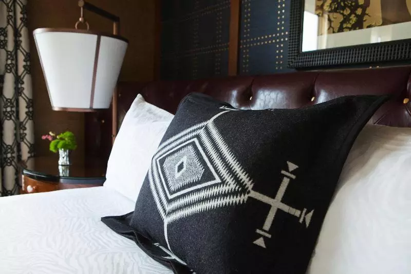 استودیو استاندارد با تخت کینگ, Kimpton Riverplace Hotel, An Ihg