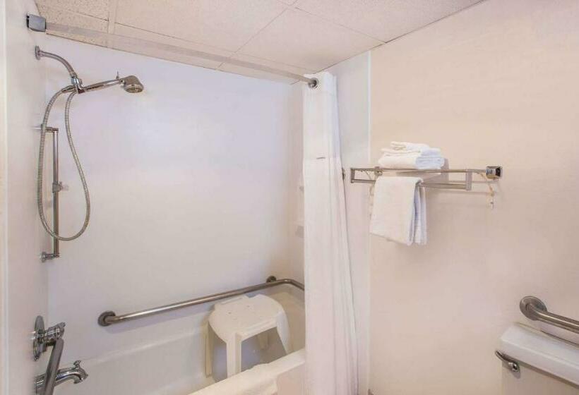 套房, Clarion Inn & Suites And Convention Center