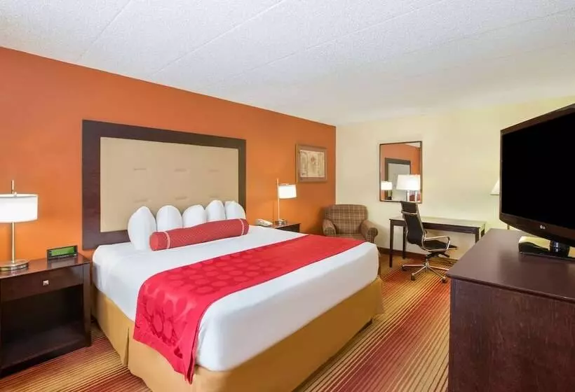 سوییت, Clarion Inn & Suites And Convention Center