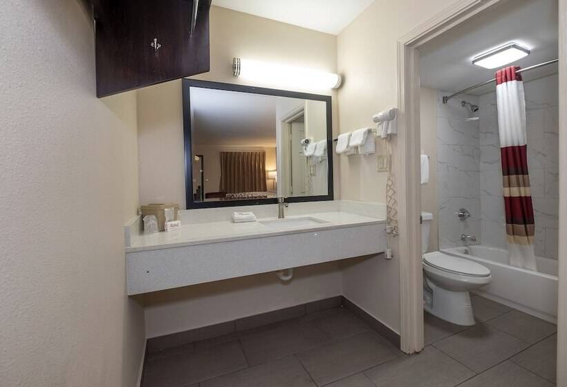 اتاق سوپریور, Red Roof Inn Fort Smith Downtown