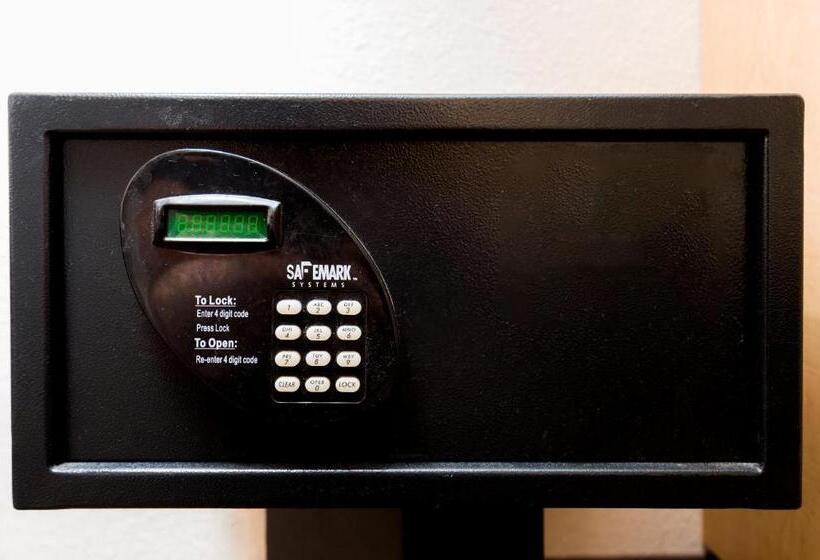 غرفة سوبيريور سرير كينج, Red Roof Inn Plus+ Pittsburgh East   Monroeville