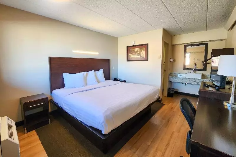 身障者適用スタンダードルーム, Travelodge By Wyndham Peoria